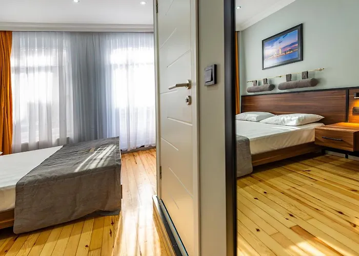 Mayer Select Hotel 3*